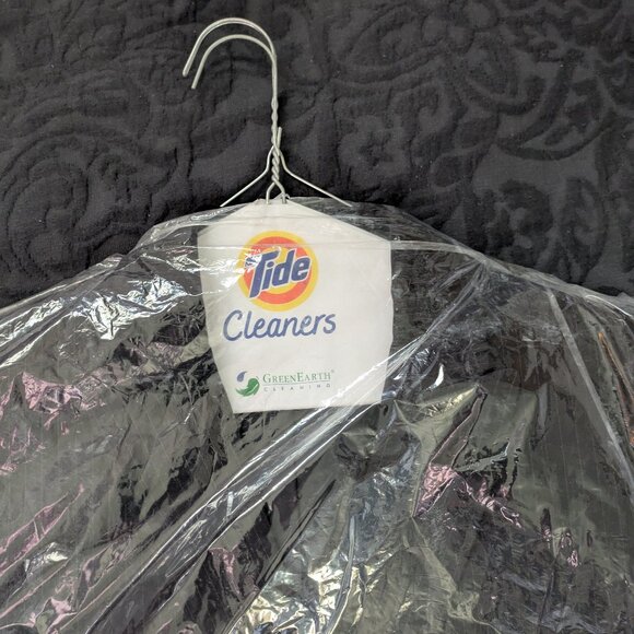 Tahari Women's Gray Striped Pantsuit - Women's Blazer Size 4, Pants Size 2 - Picture 12 of 12